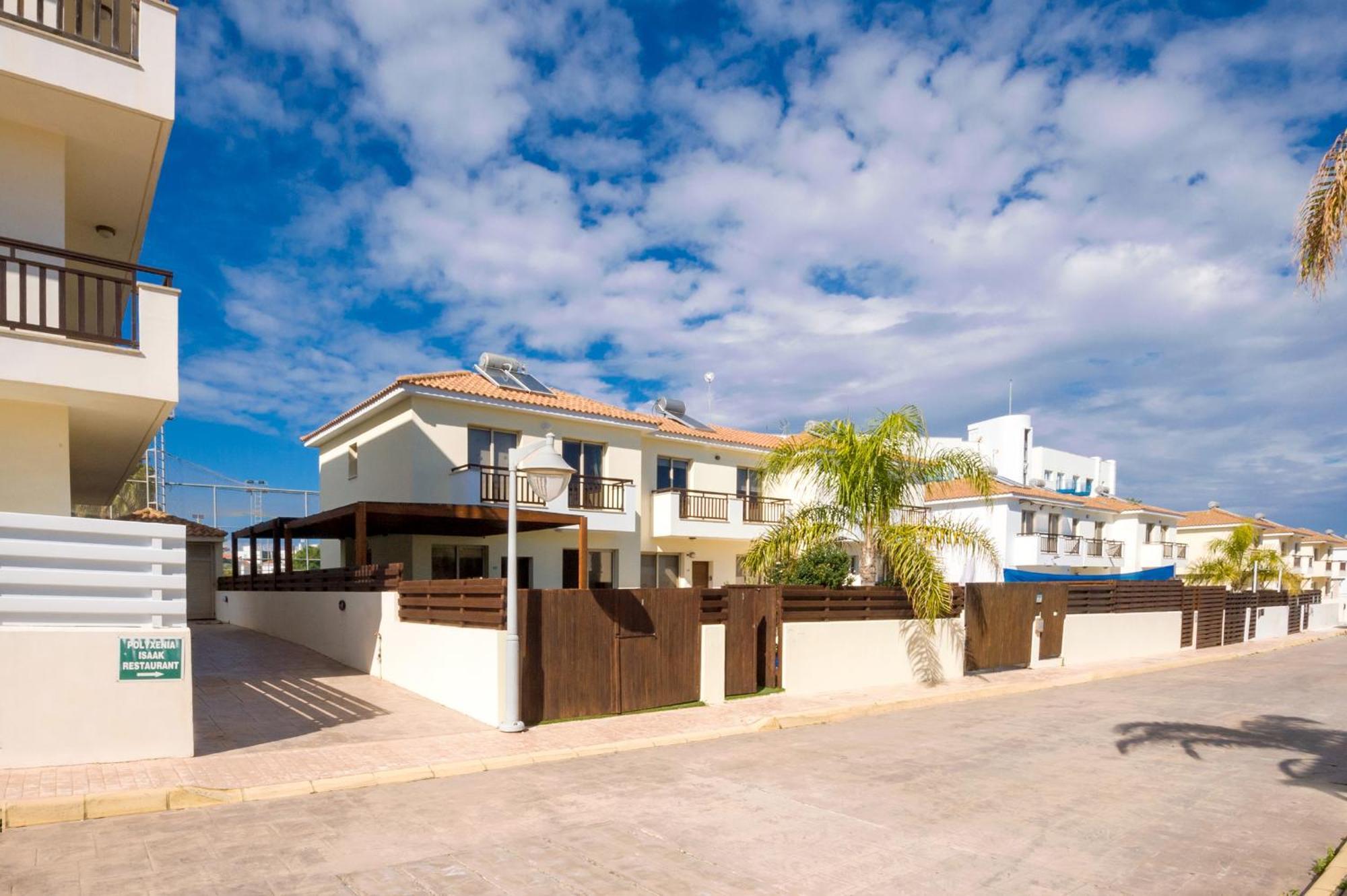 Villa Oasis Pernera Kültér fotó